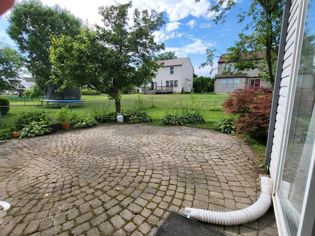 Building Photo - 7851 Thornhill Dr