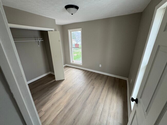 Building Photo - 525 Baltimore St