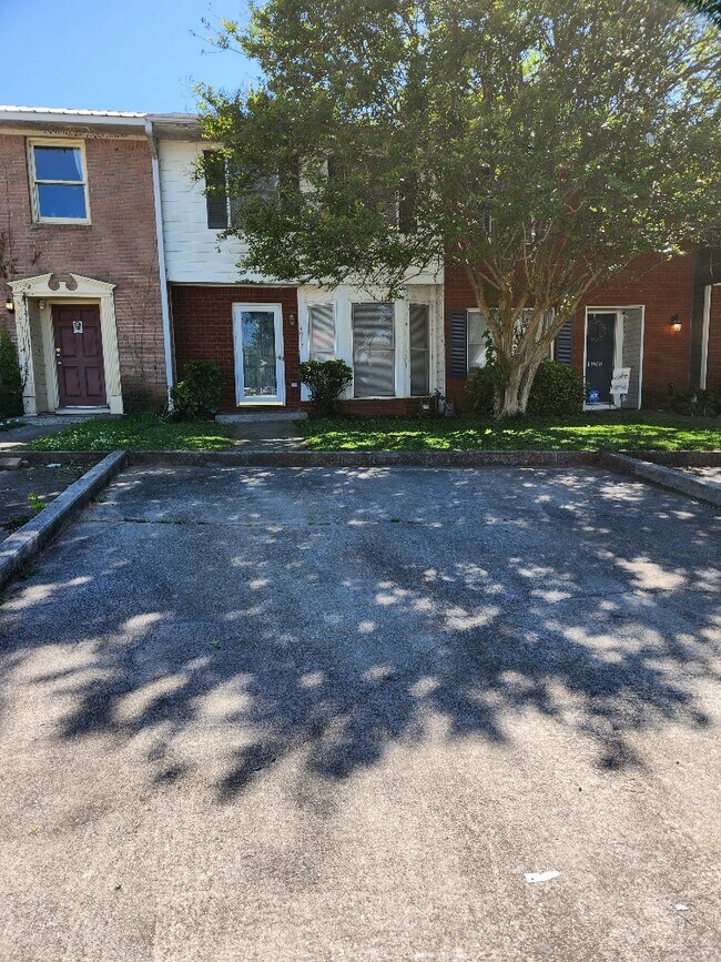 Building Photo - 4912 Cheshire Ln