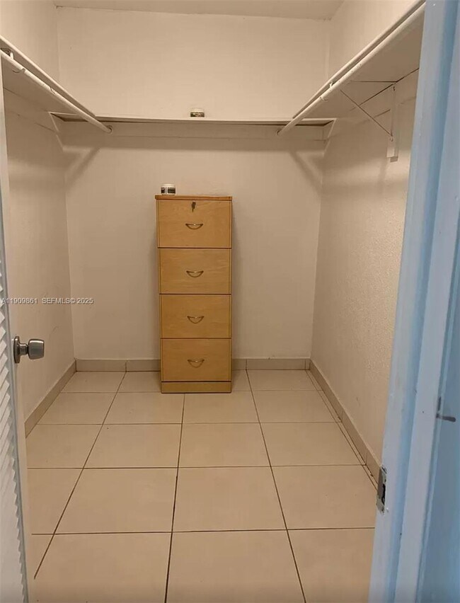 Building Photo - 13700 SW 62nd St