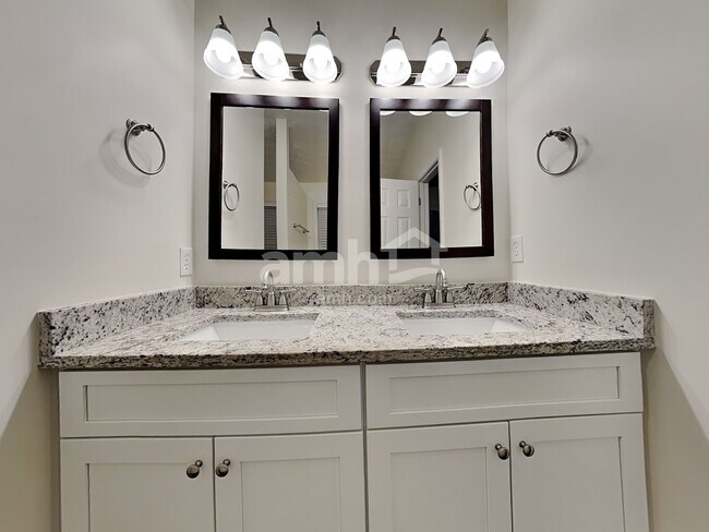 Building Photo - 3471 Erin Glen NW