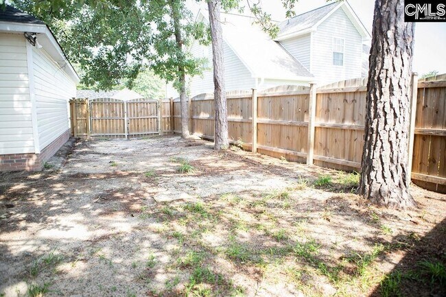 Building Photo - 33 Oak Lake Ct