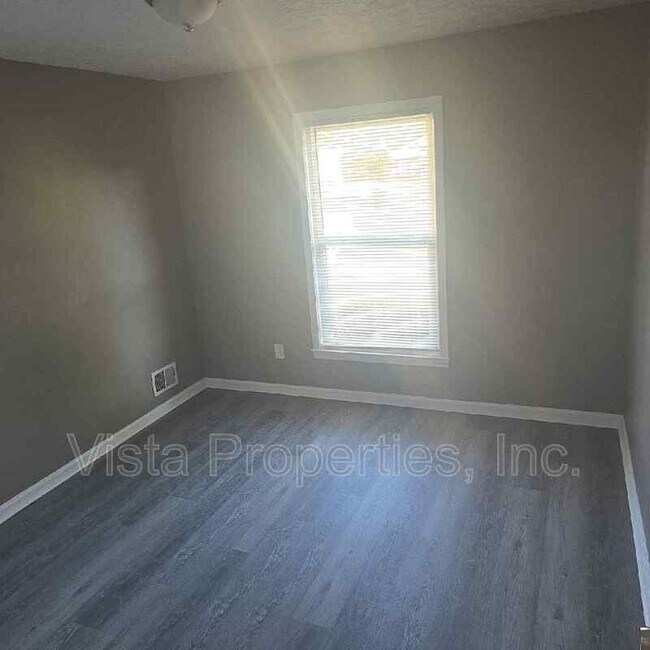 Building Photo - 1622 Haskin Ave