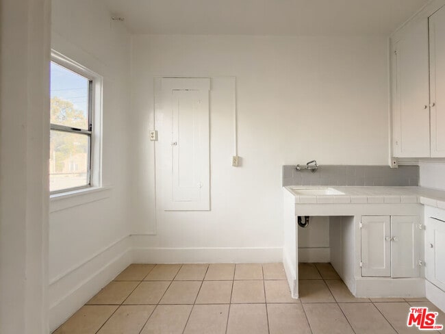 Building Photo - 434 S Rampart Blvd