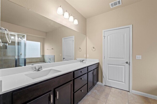 Building Photo - 16436 Vescovo Ln