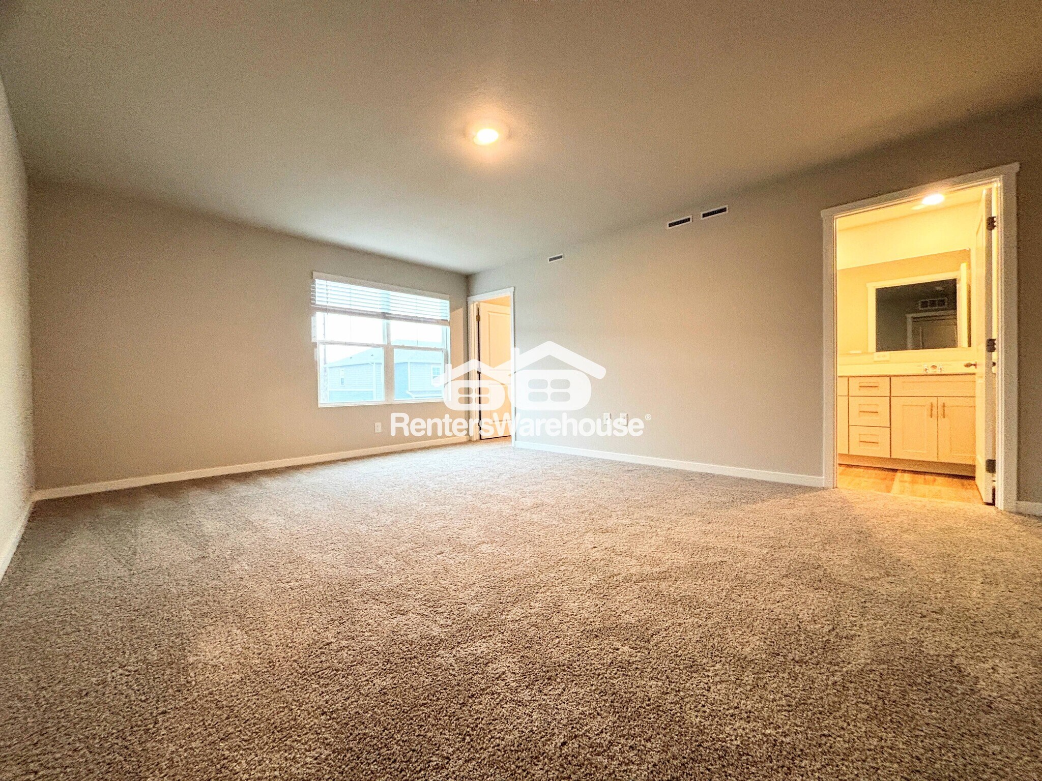 Building Photo - 2374 SE Callista Ave