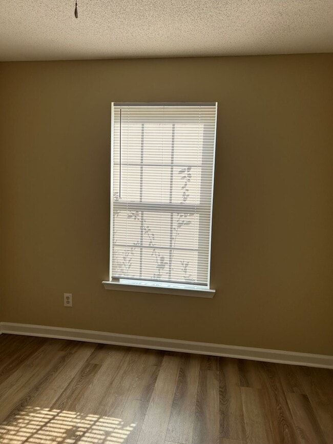 Building Photo - 1004 Mimosa Ln