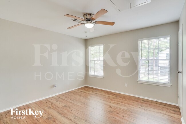 Building Photo - 11923 S Red Cedar Cir