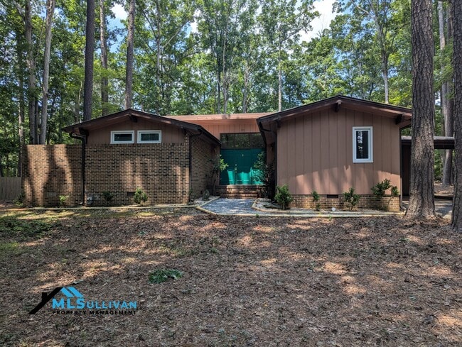 Building Photo - 111 Virginia Dr