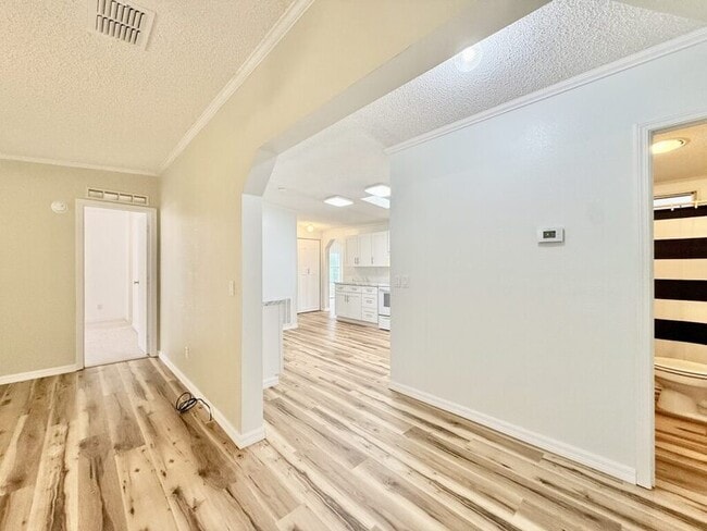 Building Photo - 43 Sargent St