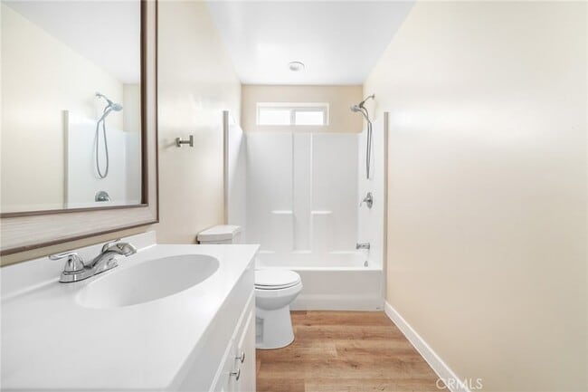 Building Photo - 1002 E 33rd St