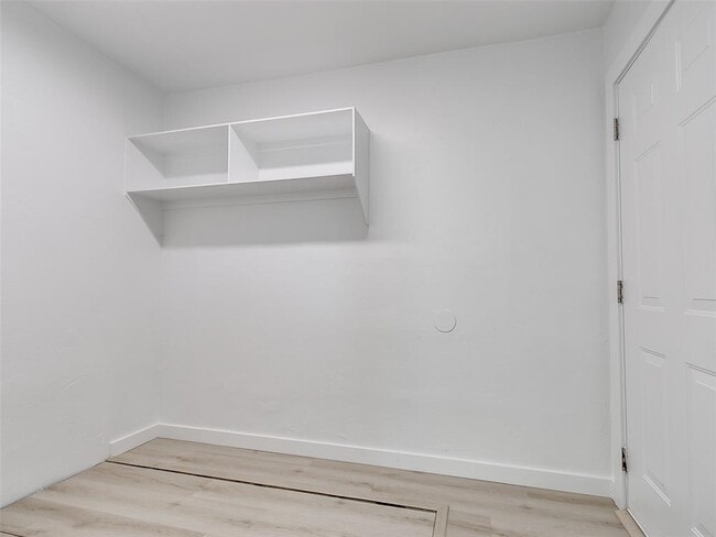 Building Photo - 1215 NW 8th St