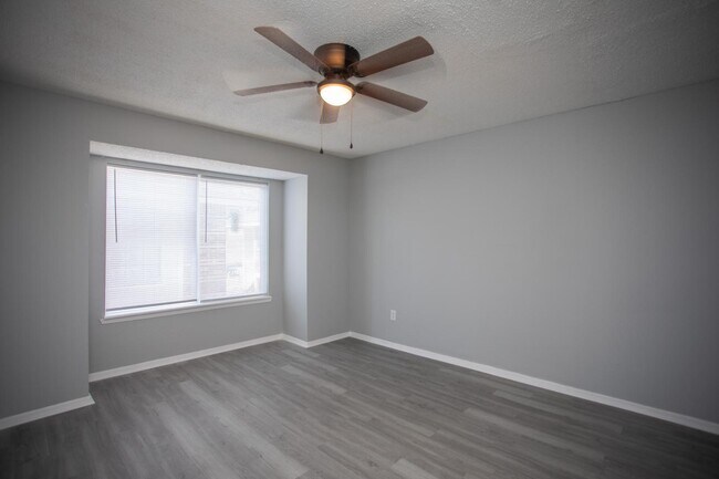 Building Photo - 103 Limoges St
