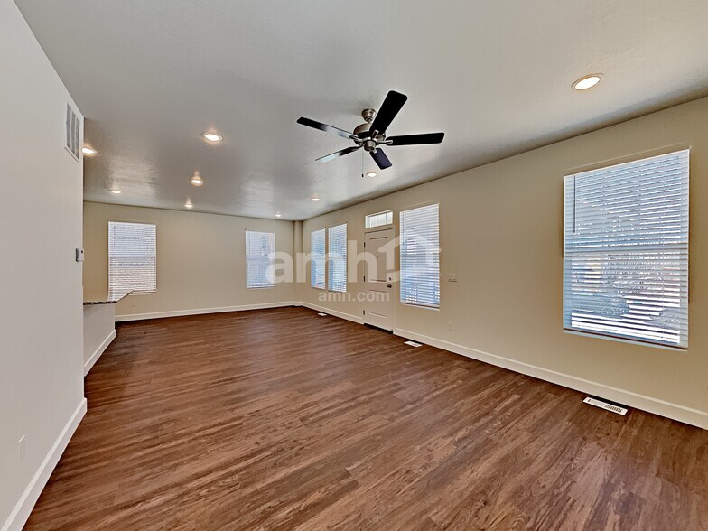 Building Photo - 11138 S Seagrass Dr