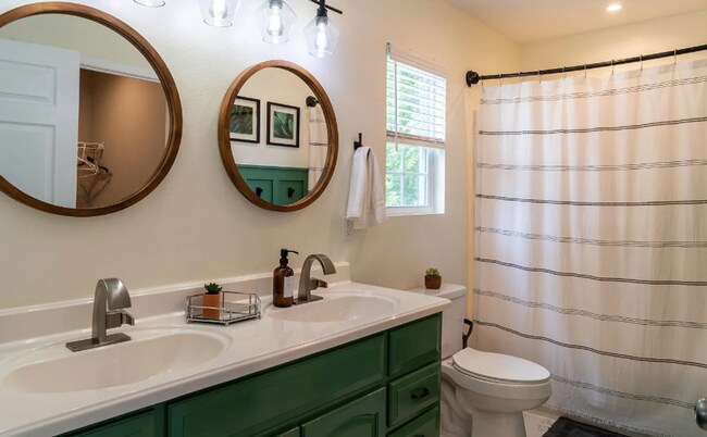 Building Photo - Adorable home available for rent 9/29/2025!