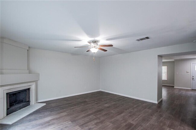 Building Photo - 17928 Narsitin Ln