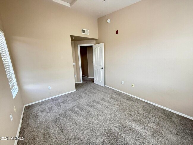 Building Photo - 16825 N 14th St