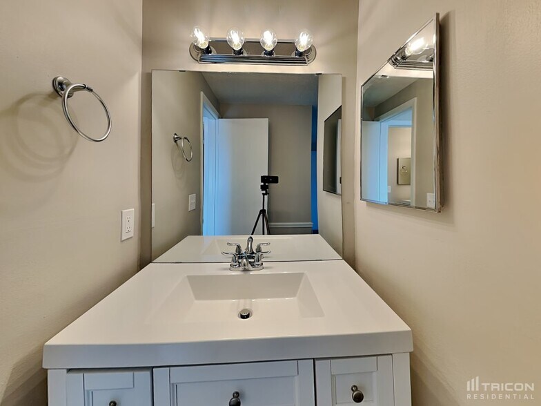 Building Photo - 4920 Traskwood Ct