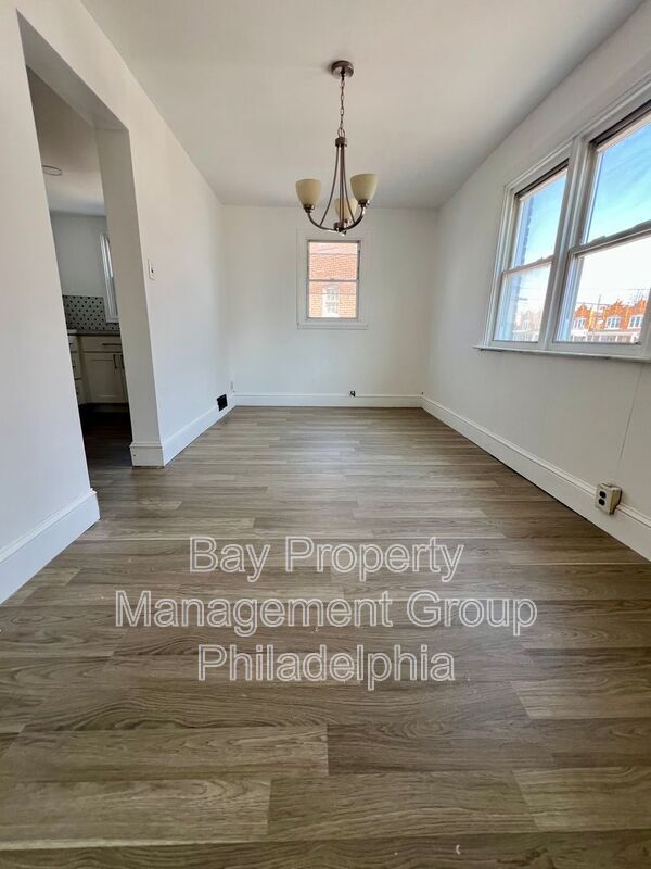 Building Photo - 812 MacDonald St