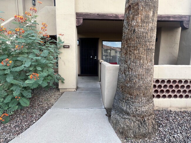 Building Photo - 1351 N Pleasant Dr