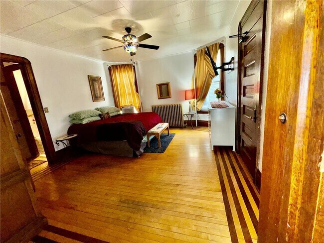 Building Photo - 1464 W Minnehaha Ave