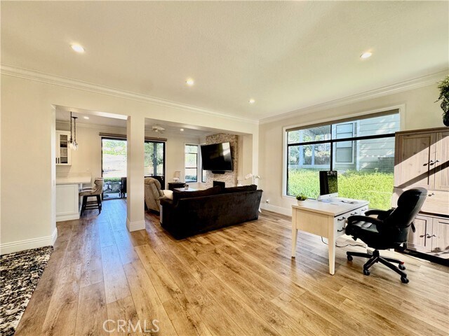 Building Photo - 33 Oak Knolls