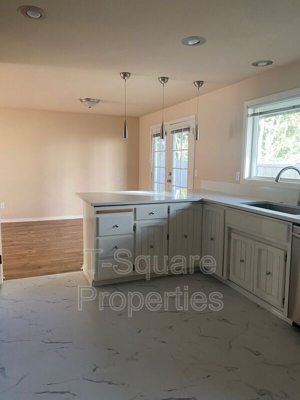 Building Photo - 16355 131st St SE