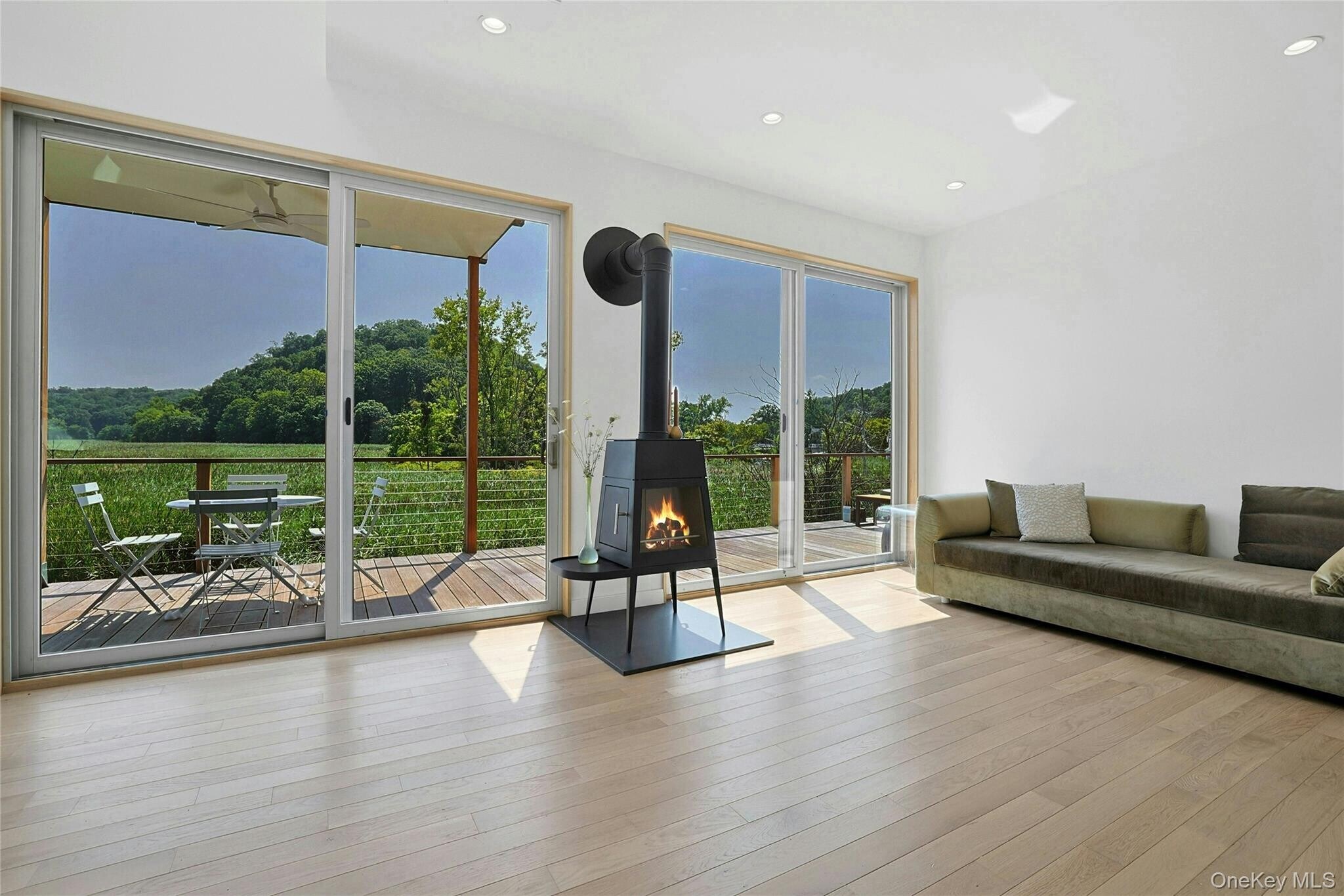 Building Photo - 93 Paradise Ave