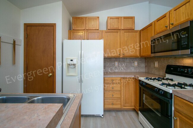 Building Photo - Great 3 Bedroom, 2-bathroom home near Lake Loveland and Boyd Lake.