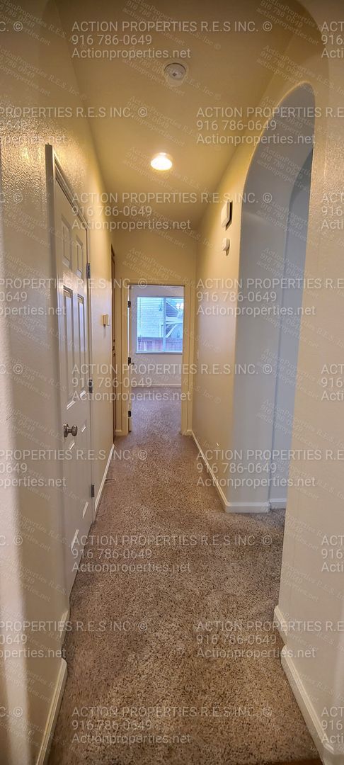 Building Photo - Roseville (Highland Park) 3 Bed Plus Den/O...