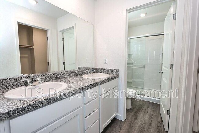 Building Photo - 2097 Shady Tree Cir