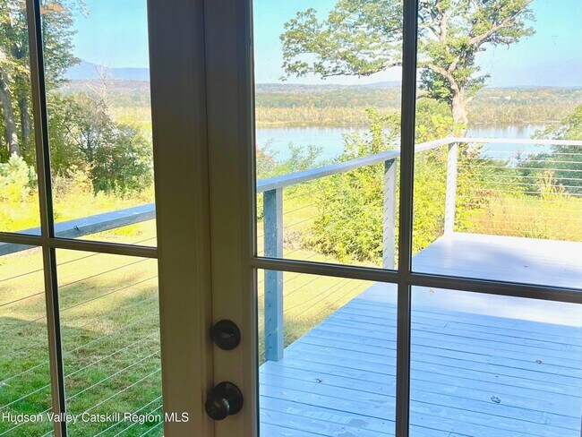 Building Photo - 5265 NY-9G