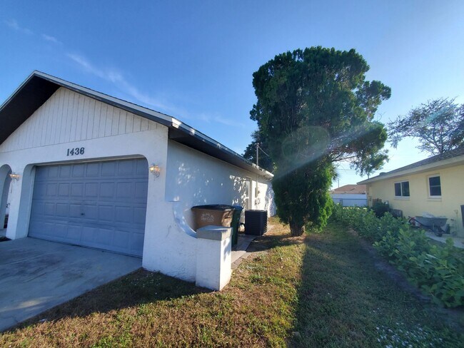 Building Photo - 1436 SE 33rd Terrace