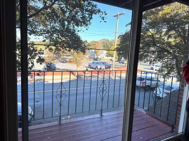 Building Photo - 484 Western Ave