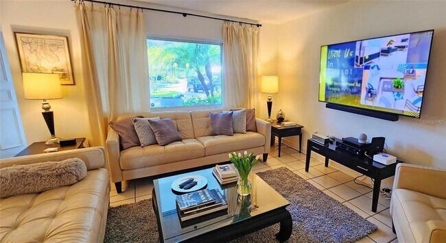 Building Photo - 329 Bernard Ave