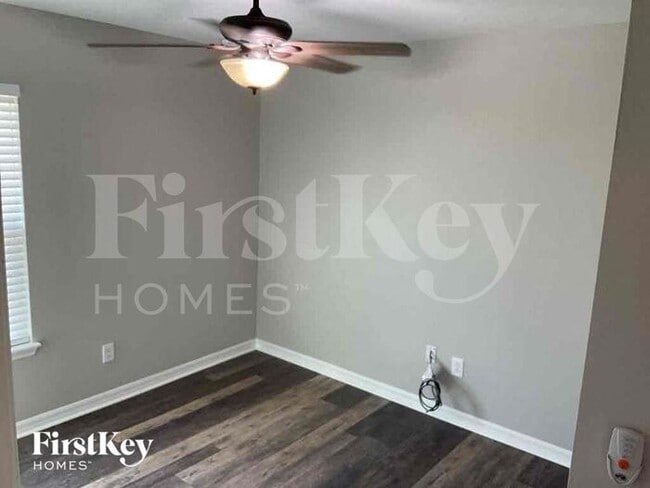 Building Photo - 121 Alexandria Cir
