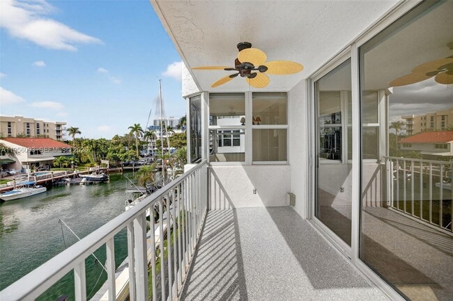 Building Photo - 16565 NE 26th Ave