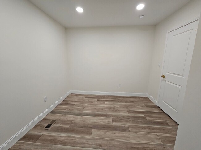 Building Photo - Amazing all new 4 bed 2.5 Bath House for rent!