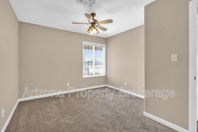 Building Photo - 5610 W Grovers Ave