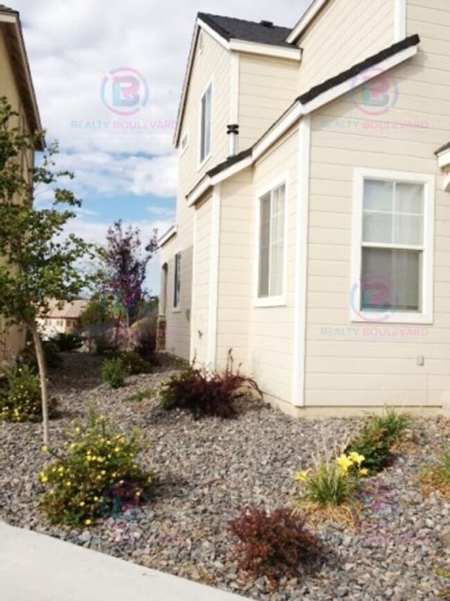 Building Photo - Stunning 2-Story Home with Scenic Views in...