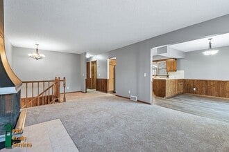 Building Photo - 4 Bedroom Home in Brooklyn Center