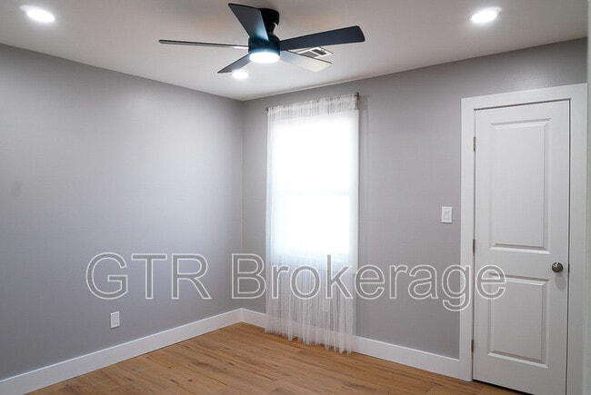 Building Photo - 307 Cheryl Ct