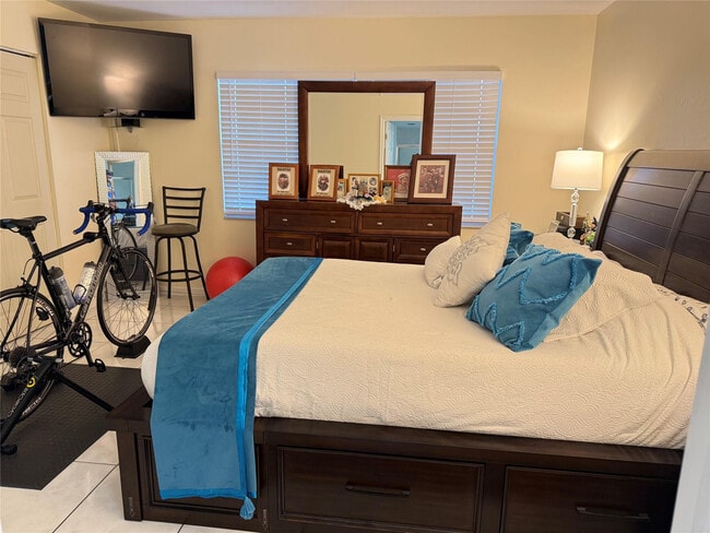 Building Photo - 12500 SW 5th Ct