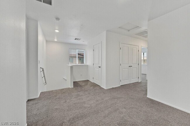 Building Photo - 7488 Mountain Ledge St