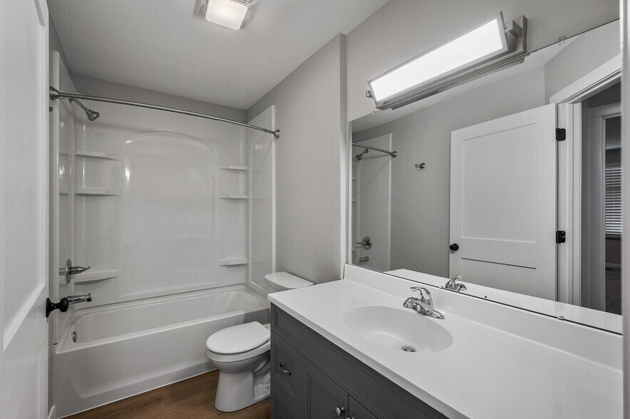 Bathroom - 1551 Namekagon St