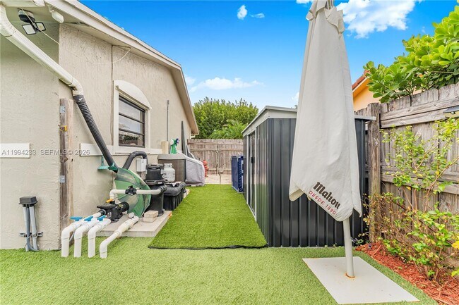 Building Photo - 2385 SW 131st Pl