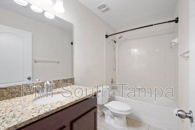 Building Photo - 13740 Newport Shores Dr