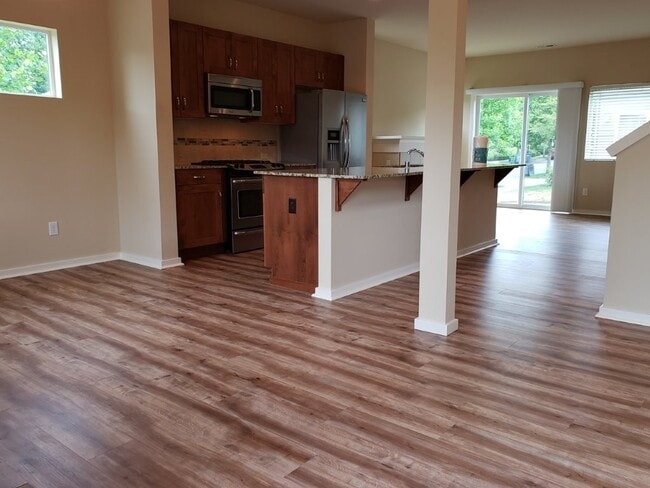 Building Photo - 11511 Glacier Pl NW