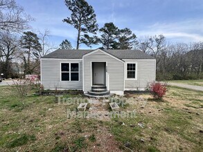 Building Photo - 1100 Tunnel Blvd