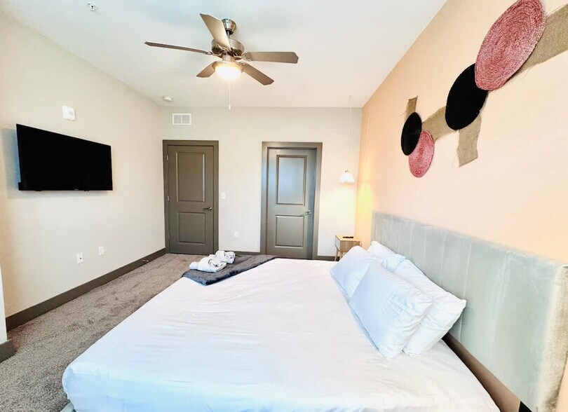 Building Photo - 9276 Vintage Hills Way